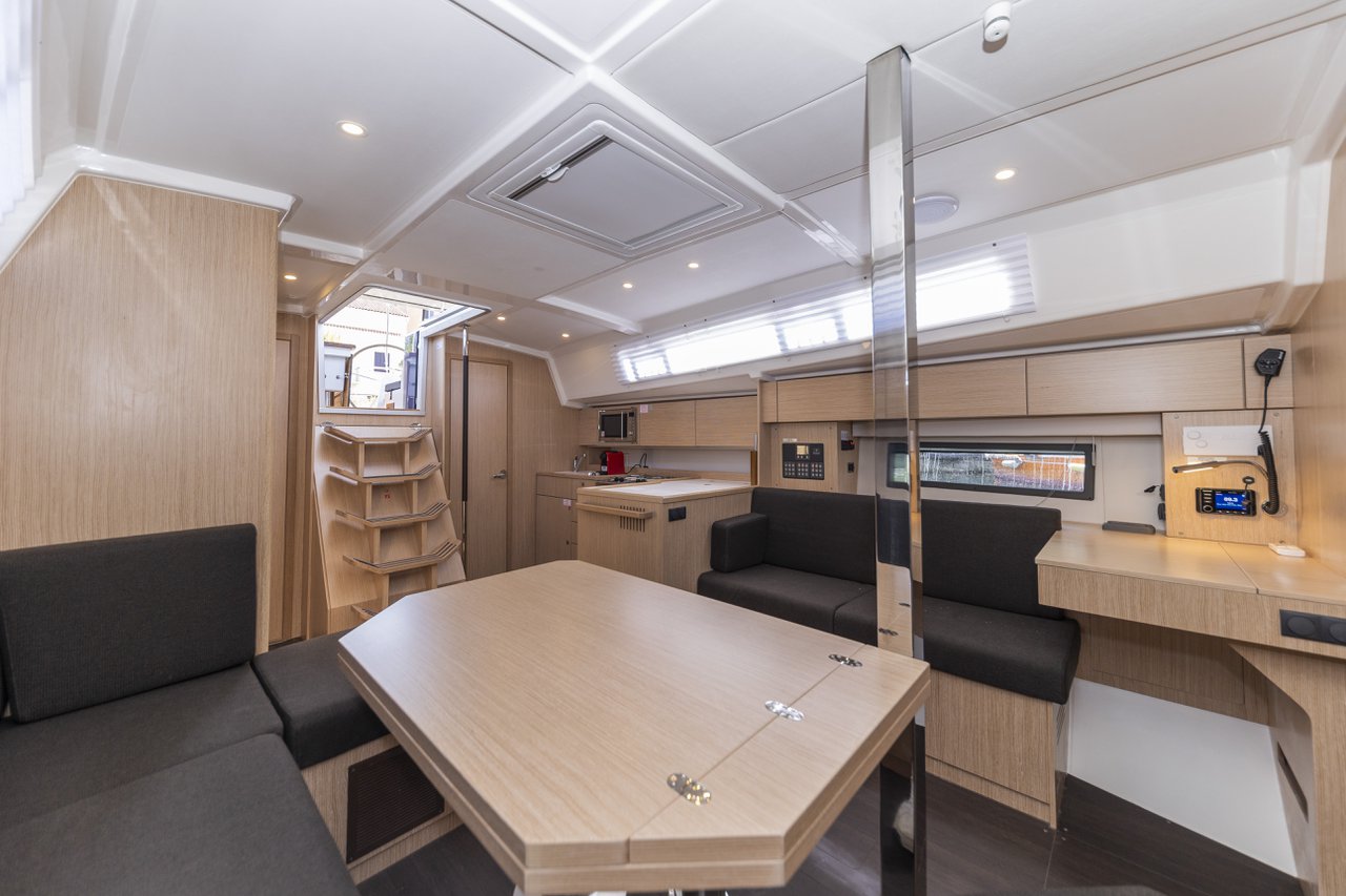 Photo #17 - Bavaria C42 (Maraschino) en Zadar - 36372