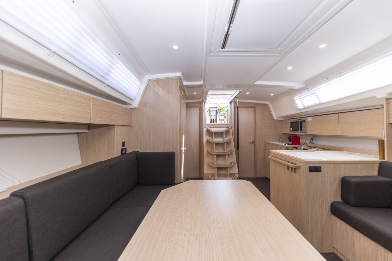 Photo #19 - Bavaria C42 (Maraschino) en Zadar - 36372