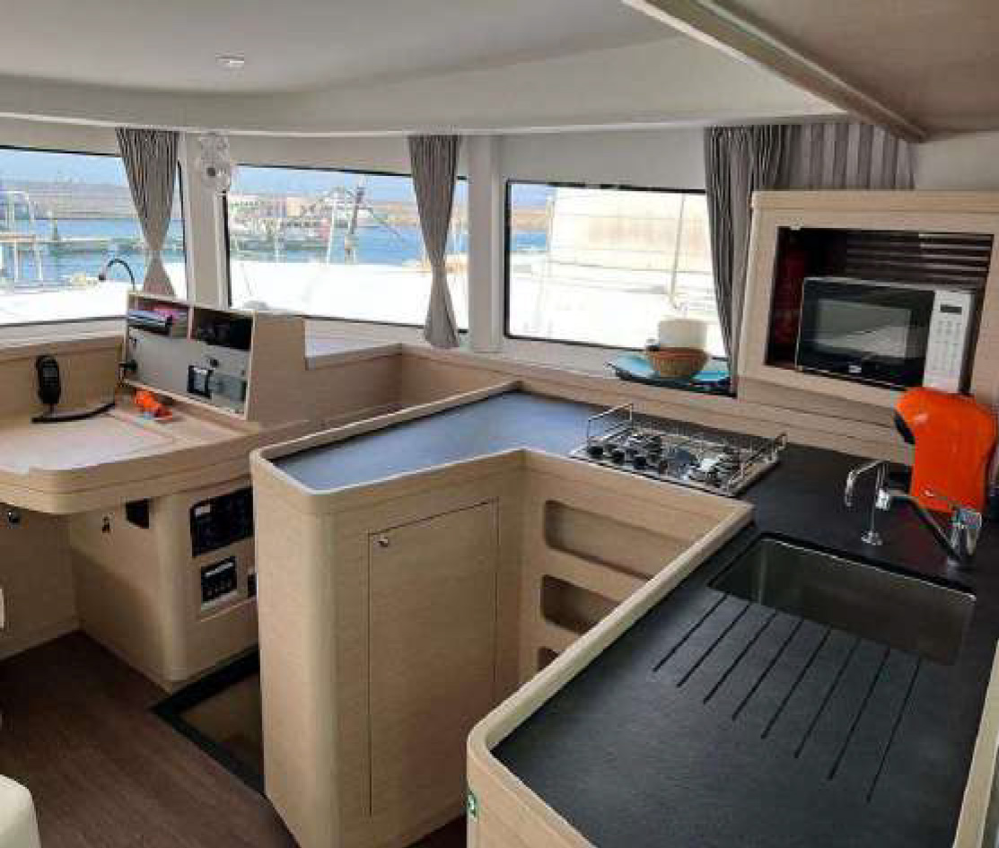 Photo #10 - Lagoon 42 - 4 + 2 cab. (PRESTIGE) in Capo d'Orlando - 36378