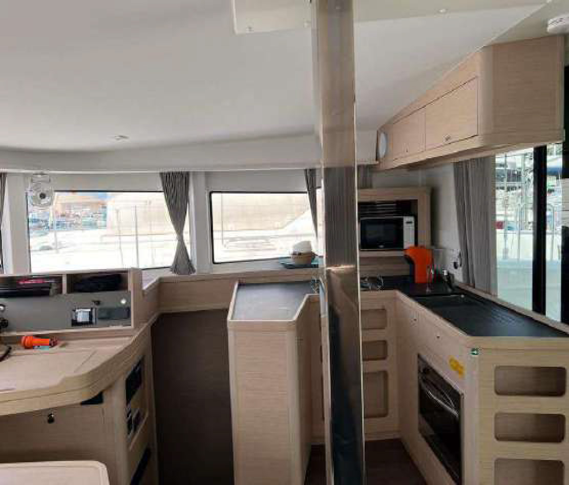 Photo #12 - Lagoon 42 - 4 + 2 cab. (PRESTIGE) in Capo d'Orlando - 36378