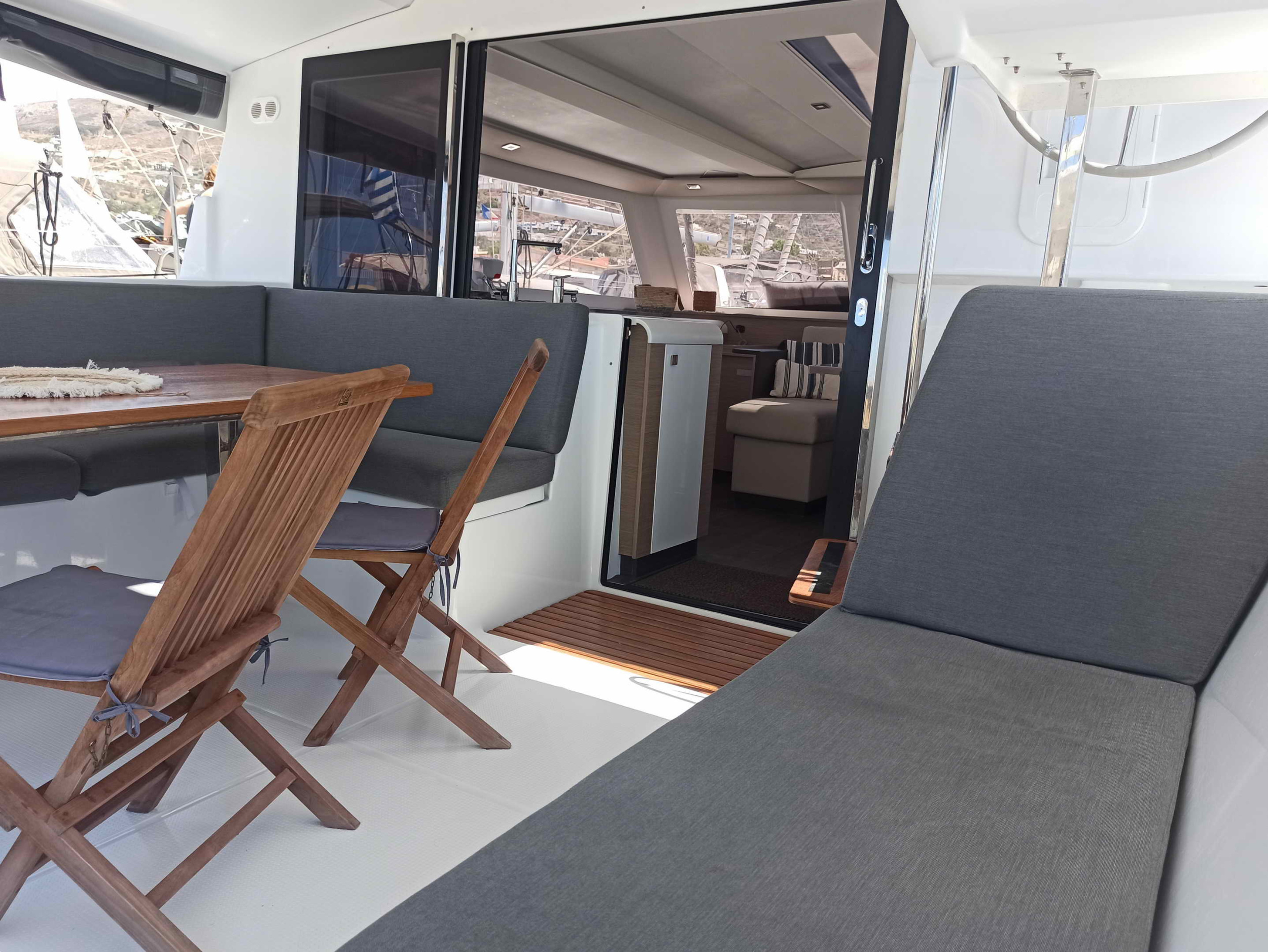 Photo #4 - Fountaine Pajot Isla 40 - 4 + 1 cab. (PRESTIGE) in Paros - 36388