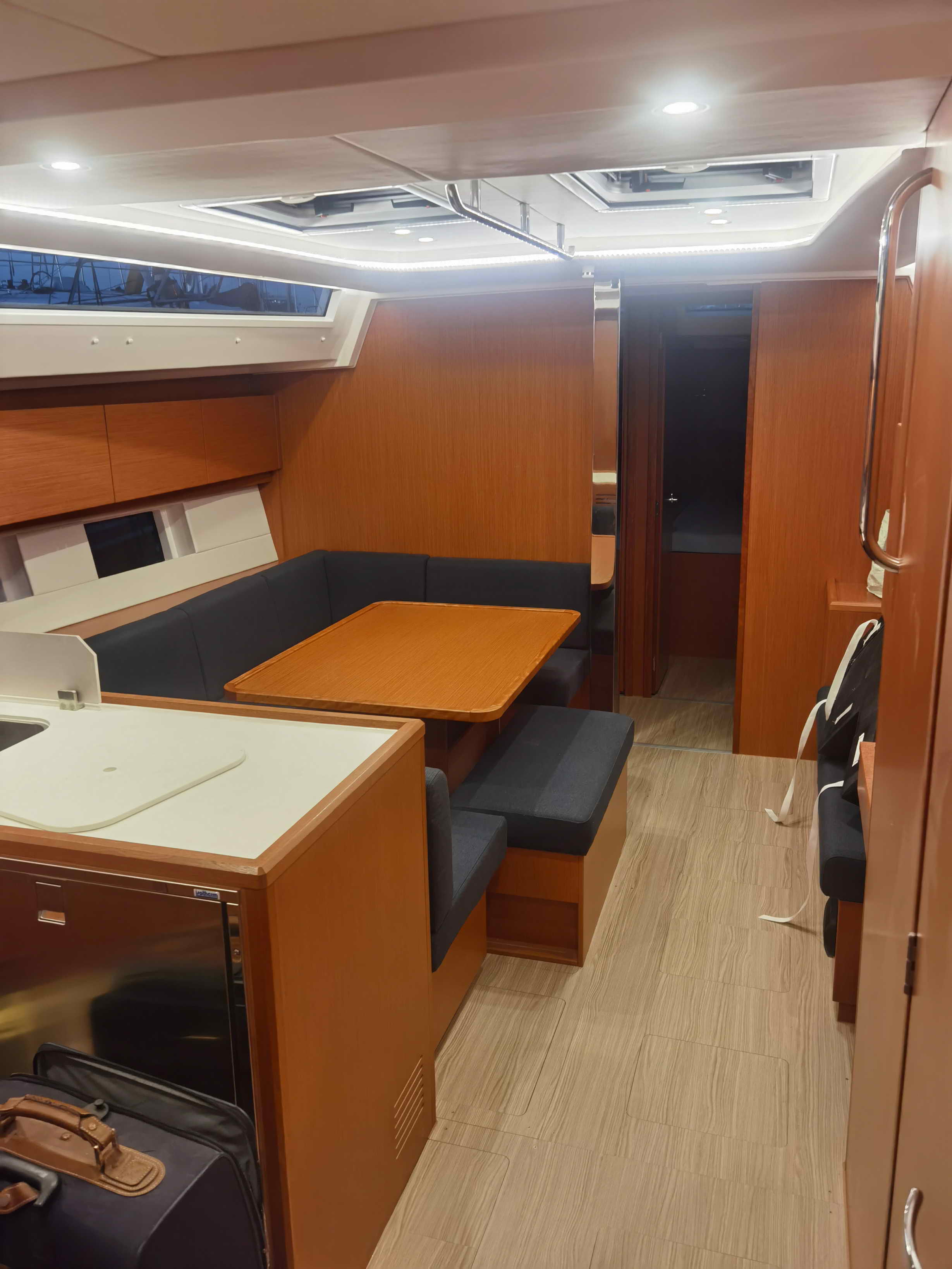 Photo #6 - Bavaria C45 Holiday (PRESTIGE) in Athen - 36389