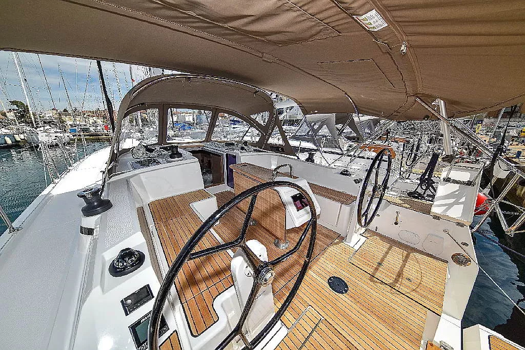 Bavaria C42 (PRESTIGE)  - 8