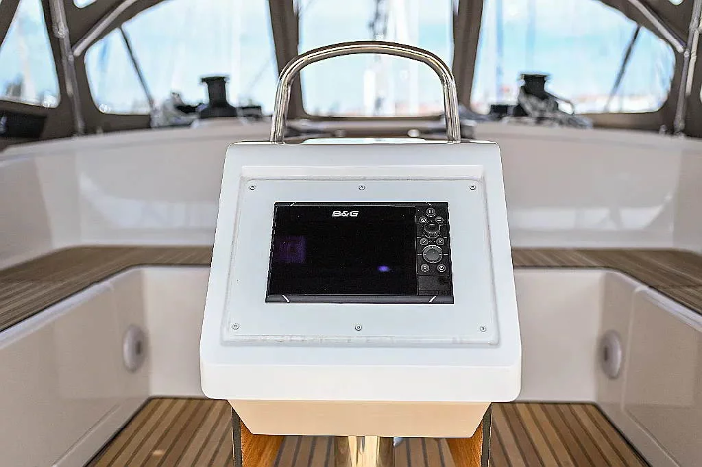 Bavaria C42 (PRESTIGE)  - 10