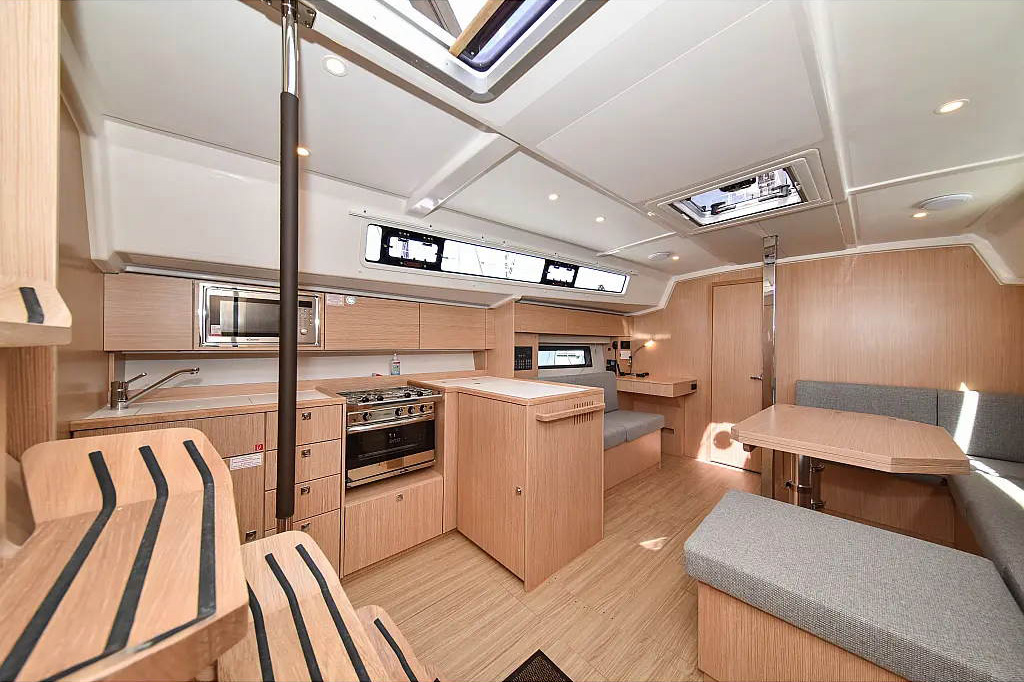Photo #16 - Bavaria C42 (PRESTIGE) in Zadar - 36392