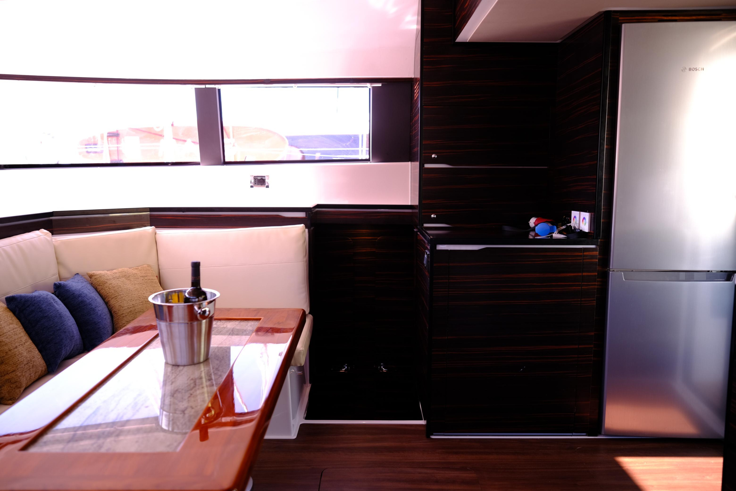 Photo #12 - Cervetti 44 Power - 4 + 1 cab. (Abuzz) en Primosten - 36432