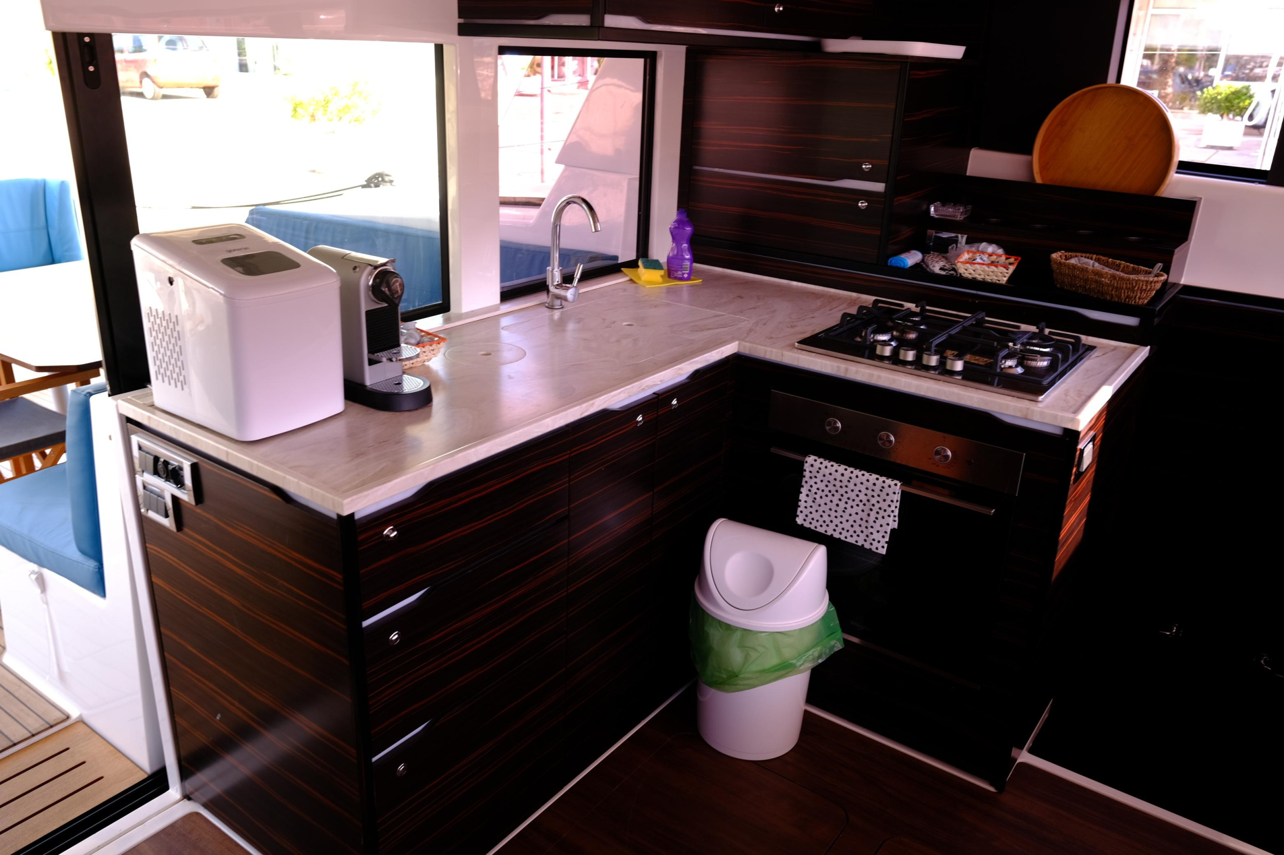 Photo #13 - Cervetti 44 Power - 4 + 1 cab. (Abuzz) en Primosten - 36432