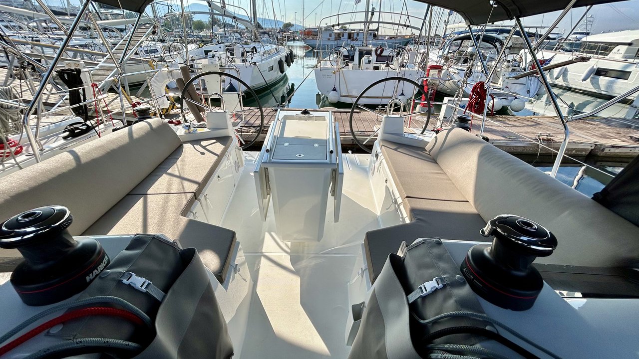 Photo #5 - Oceanis 40.1 (Valkyrie) en Corfou - 36448