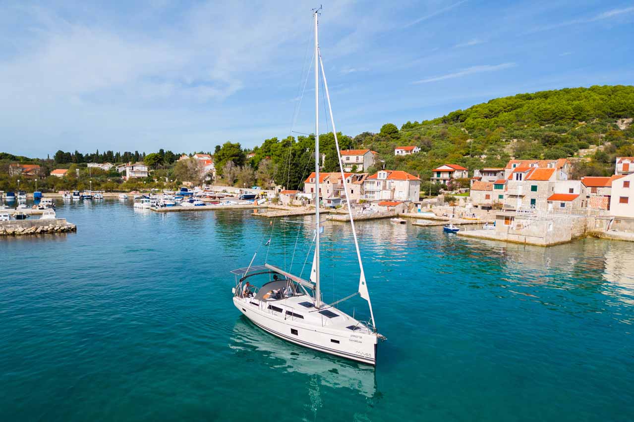 Photo #7 - Hanse 388 (Daydream) in Sibenik - 36457