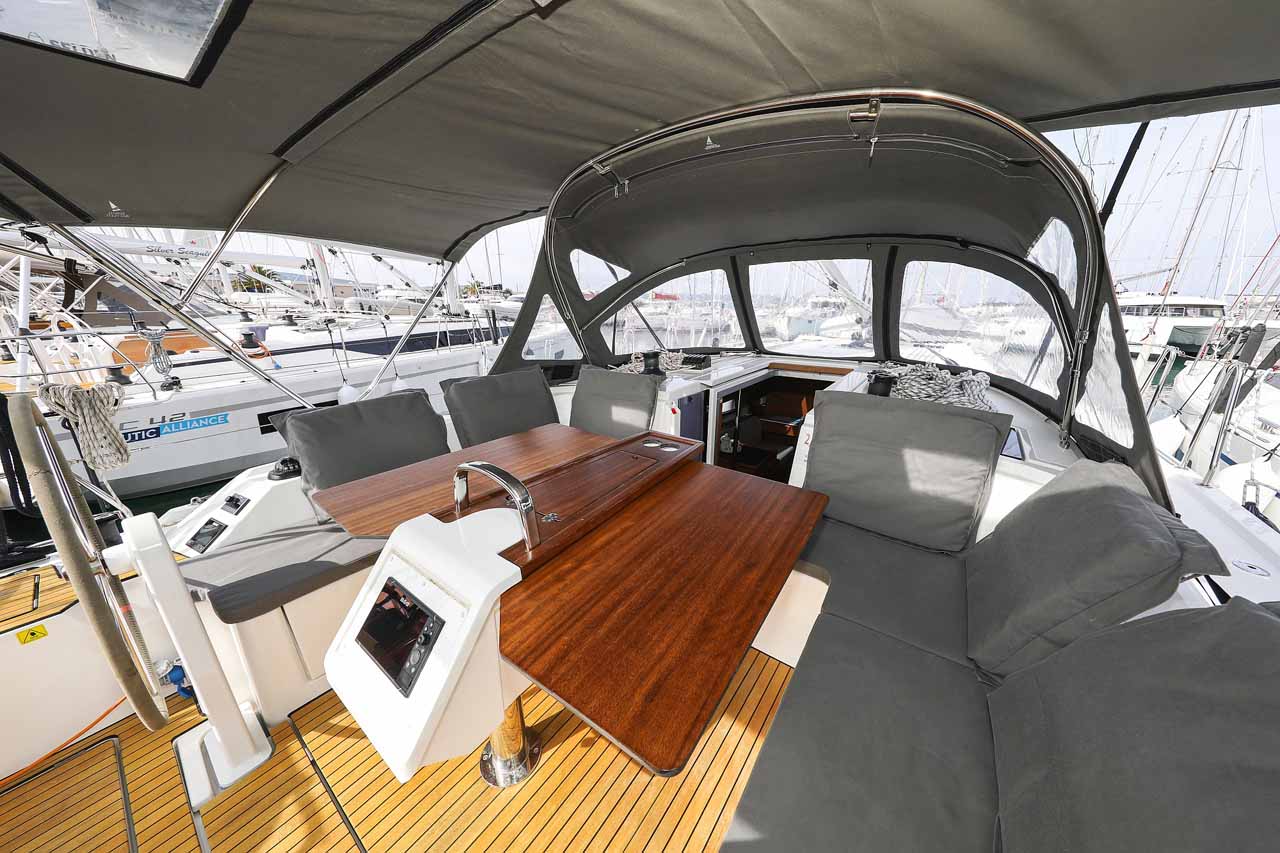 Photo #8 - Bavaria C42 (Good Times) in Trogir - 36468