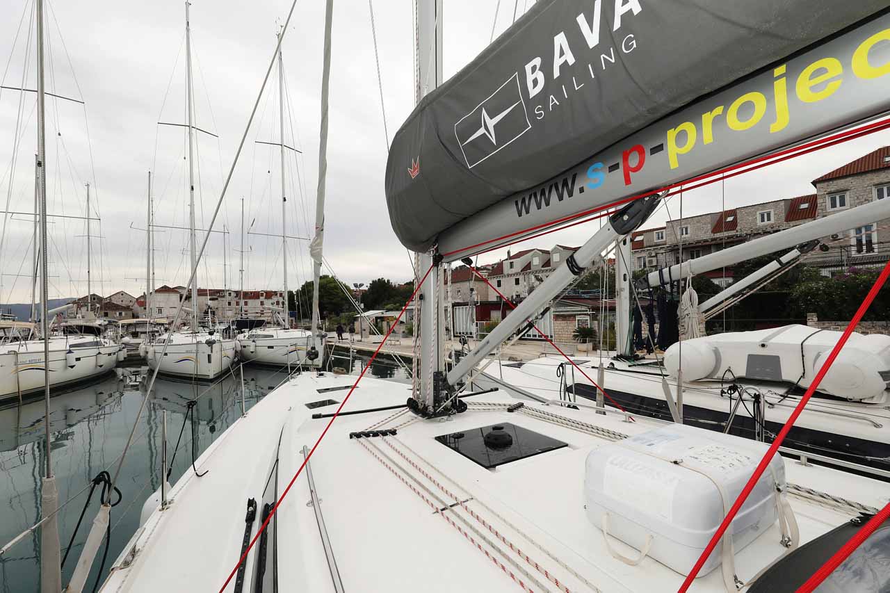Photo #4 - Bavaria C42 (Noana) in Trogir - 36470