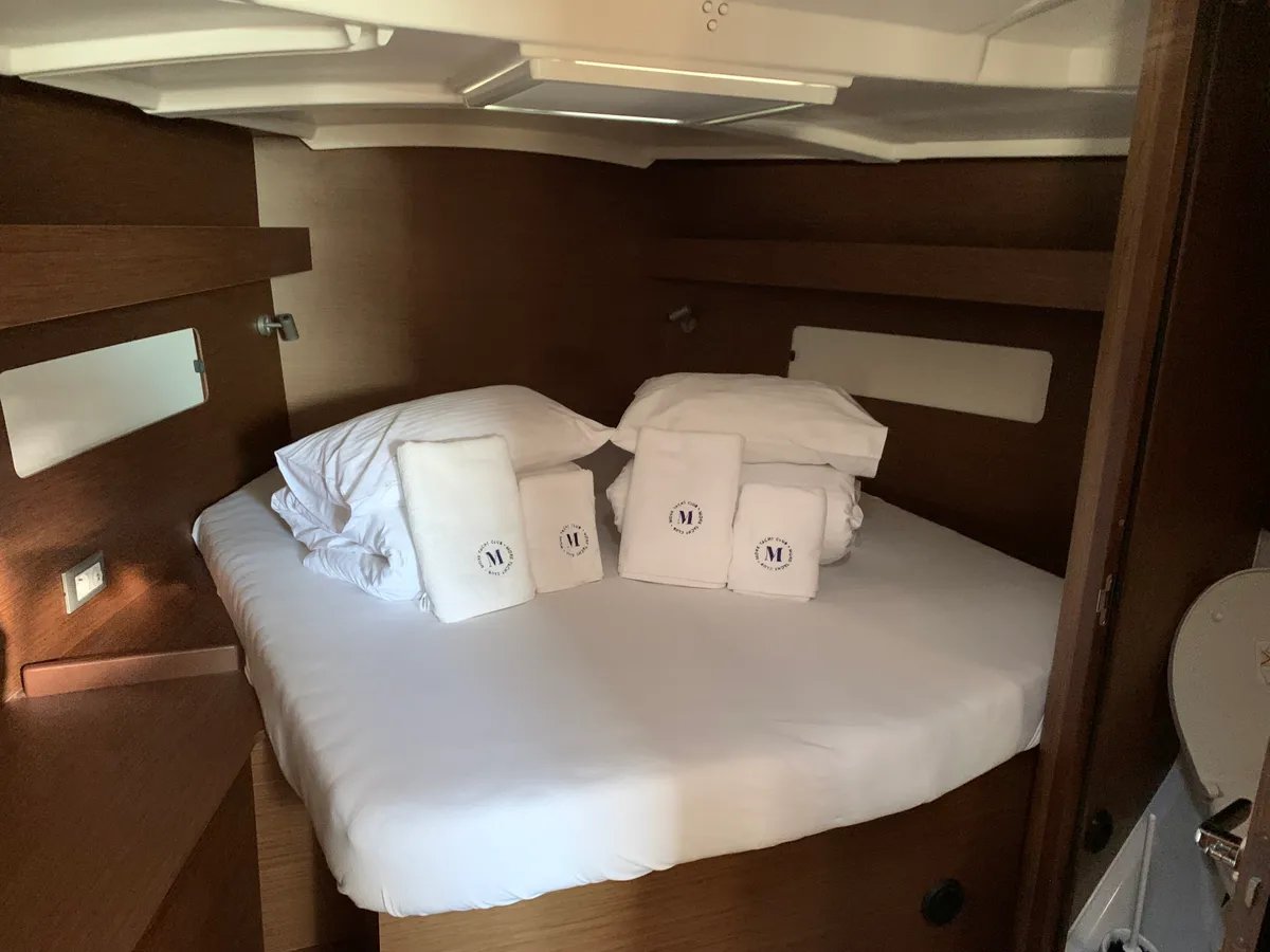 Photo #15 - Oceanis 40.1 - 3 cab. (Northern Light) in Trogir - 36476