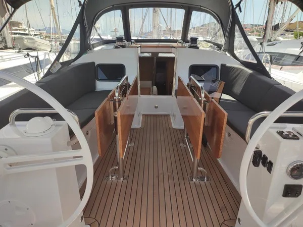 Photo #3 - Elan Impression 45.1 - 3 cab. (Moonlight) in Trogir - 36478