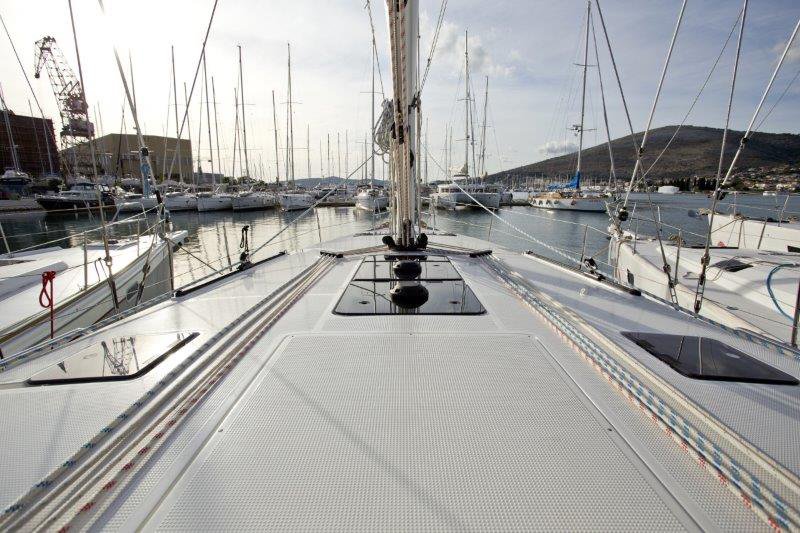 Photo #8 - Bavaria Cruiser 46 - 4 cab. (Grey Sky) in Trogir - 36488