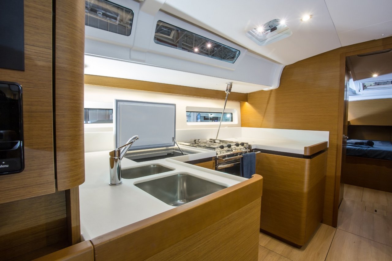 Photo #8 - Sun Odyssey 490 - 4 + 1 cab. (Wanderlust) in Athens - 36505