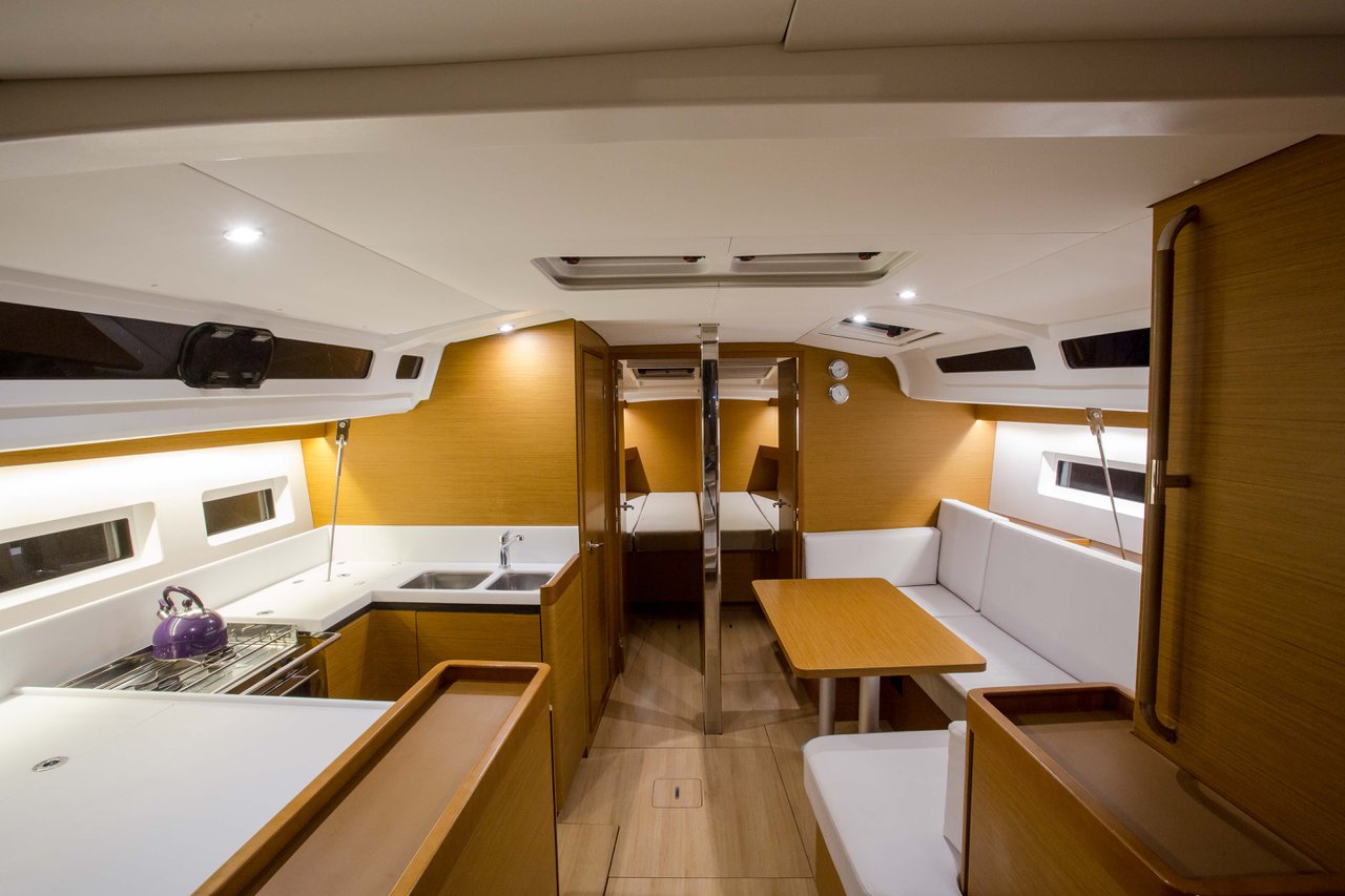 Photo #17 - Sun Odyssey 440 (Ocean Song) in Athen - 36507