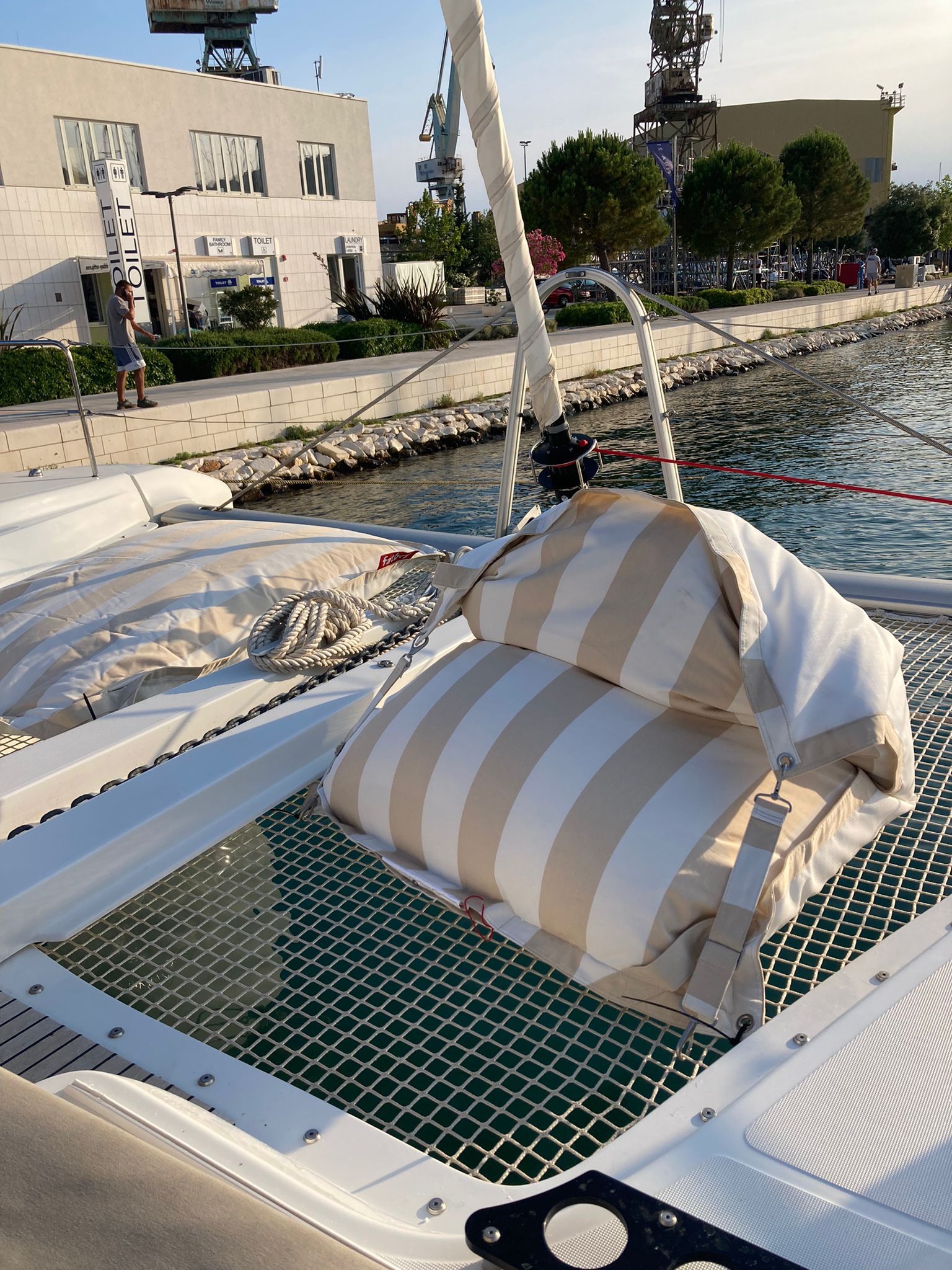 Photo #4 - Lagoon 50 - 6 + 2 cab. (Sunshine) in Trogir - 36516