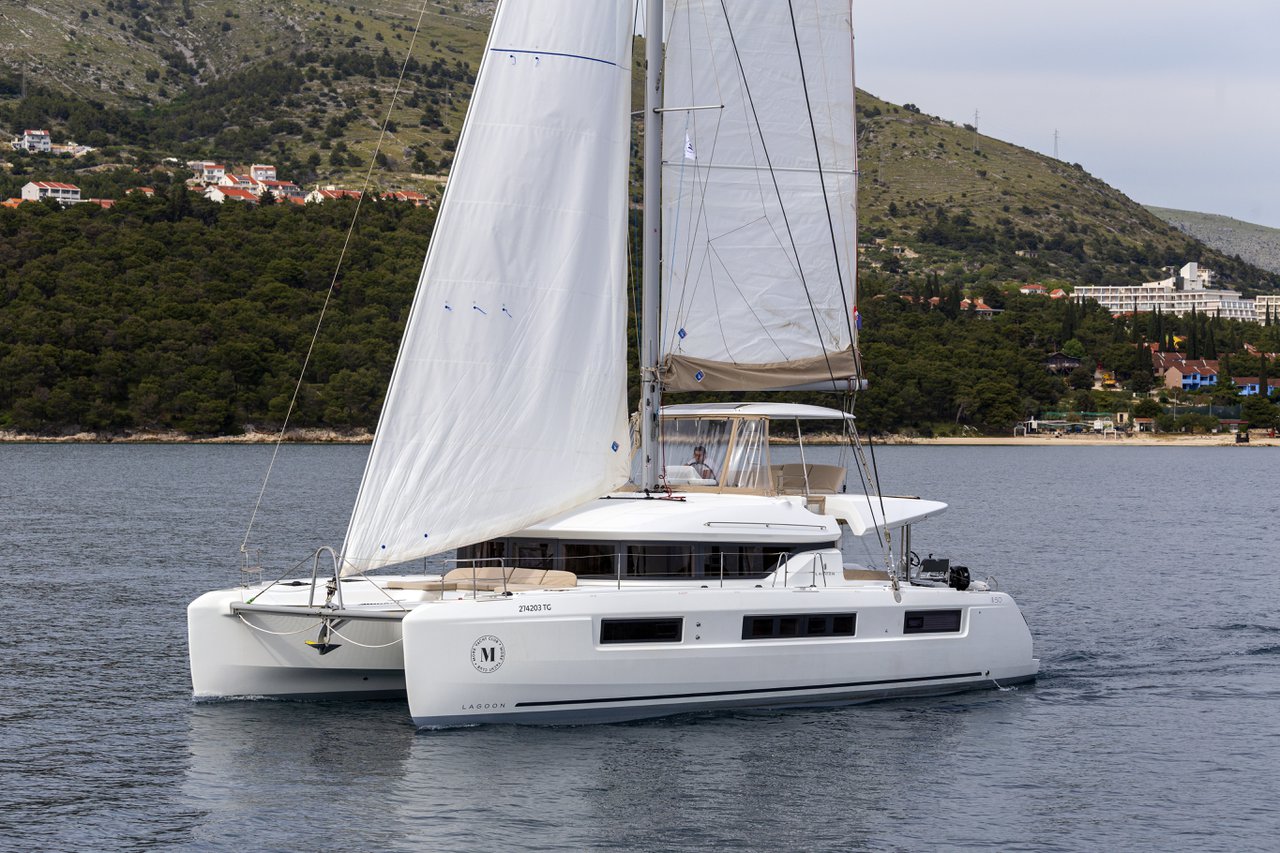 Photo #7 - Lagoon 50 - 6 + 2 cab. (Sunshine) in Trogir - 36516