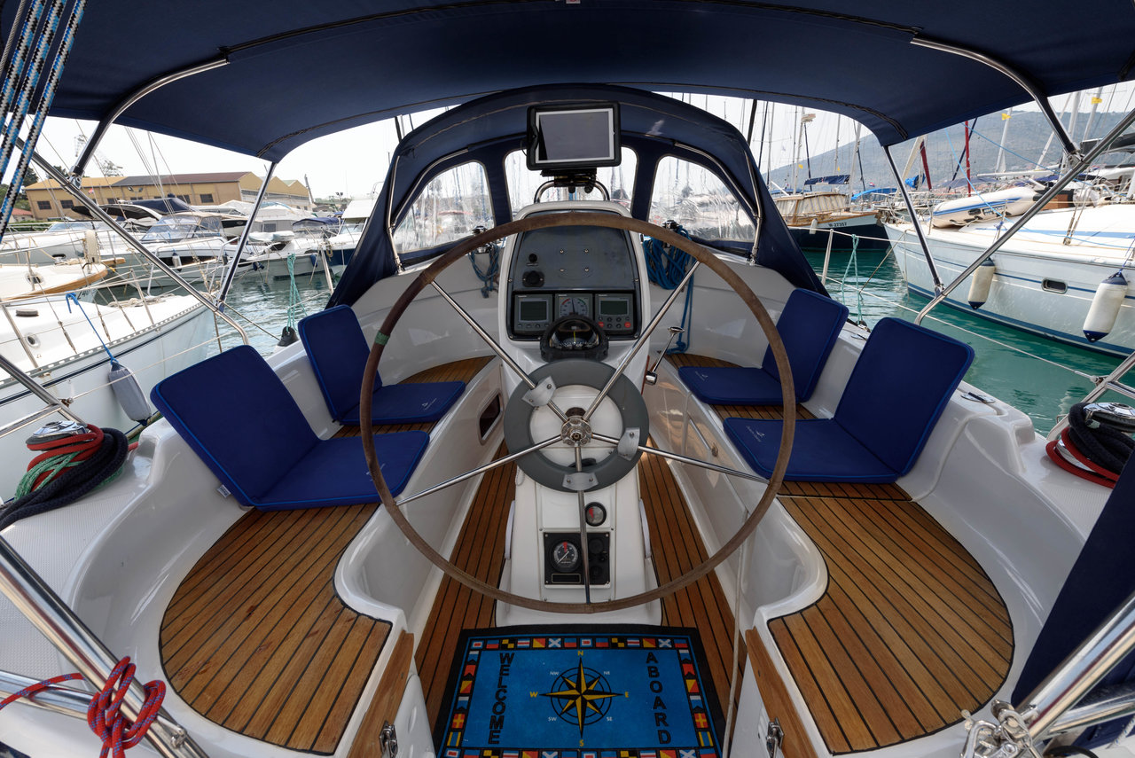 Photo #4 - Bavaria 33 Cruiser (Dišpet) en Trogir - 36484