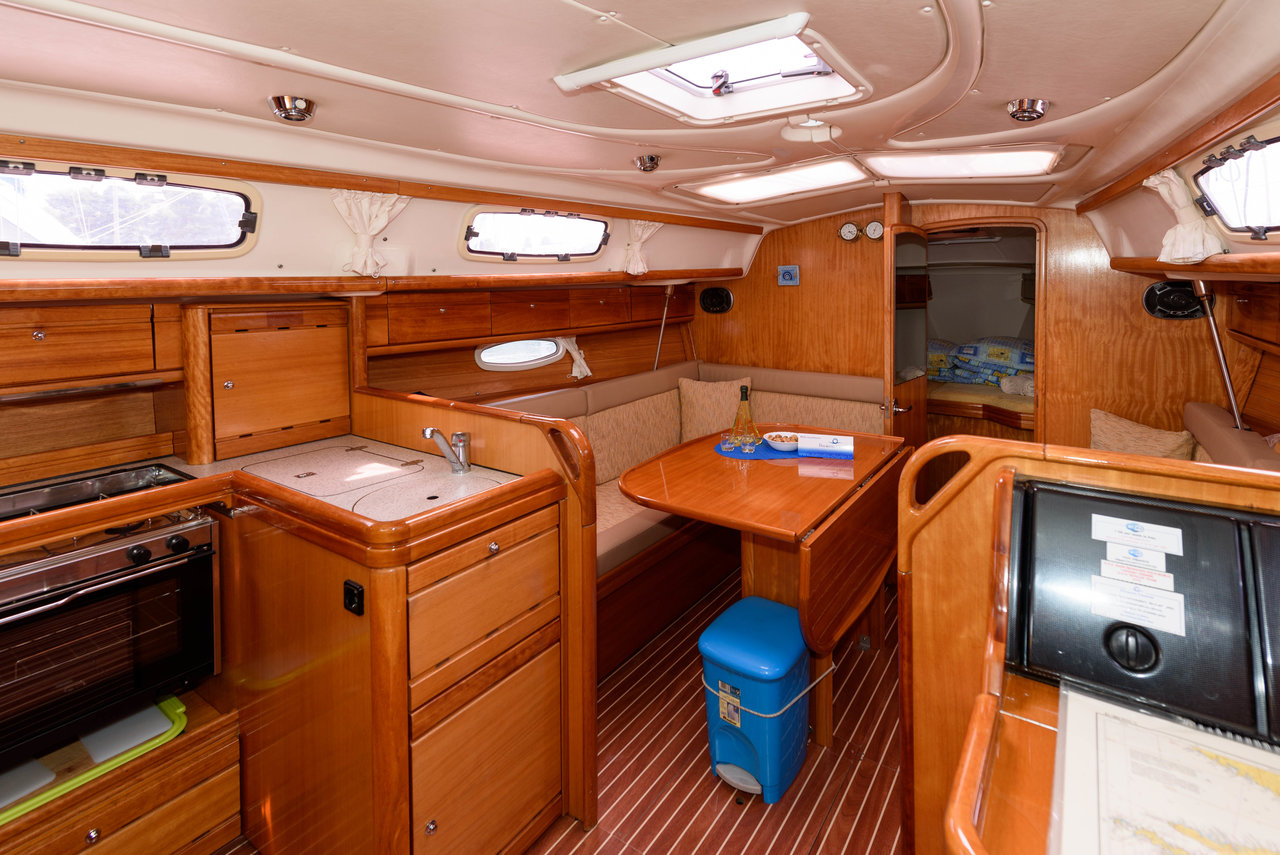 Photo #7 - Bavaria 33 Cruiser (Dišpet) en Trogir - 36484