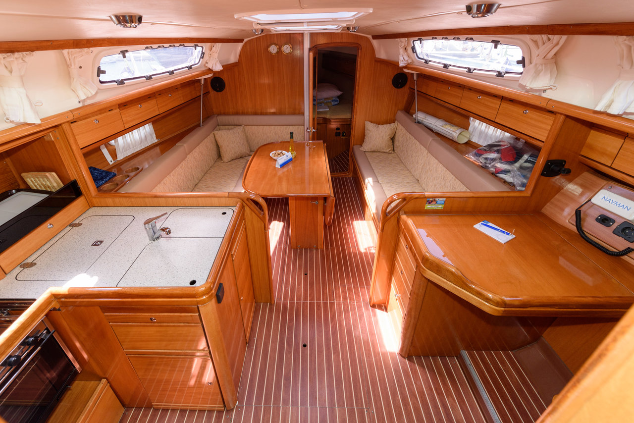 Photo #6 - Bavaria 34 Cruiser - 2 cab. (Bimbo) in Trogir - 36518