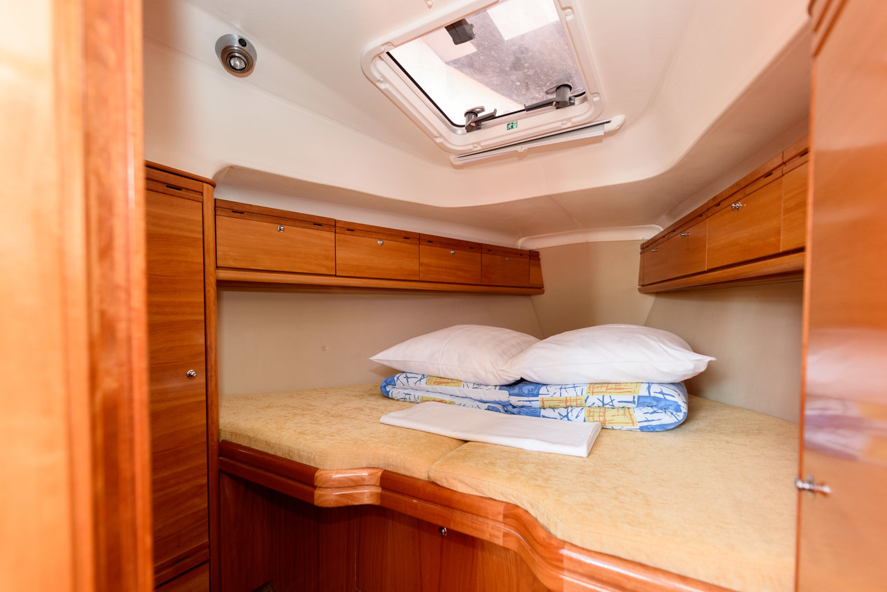 Photo #8 - Bavaria 34 Cruiser - 2 cab. (Bimbo) in Trogir - 36518