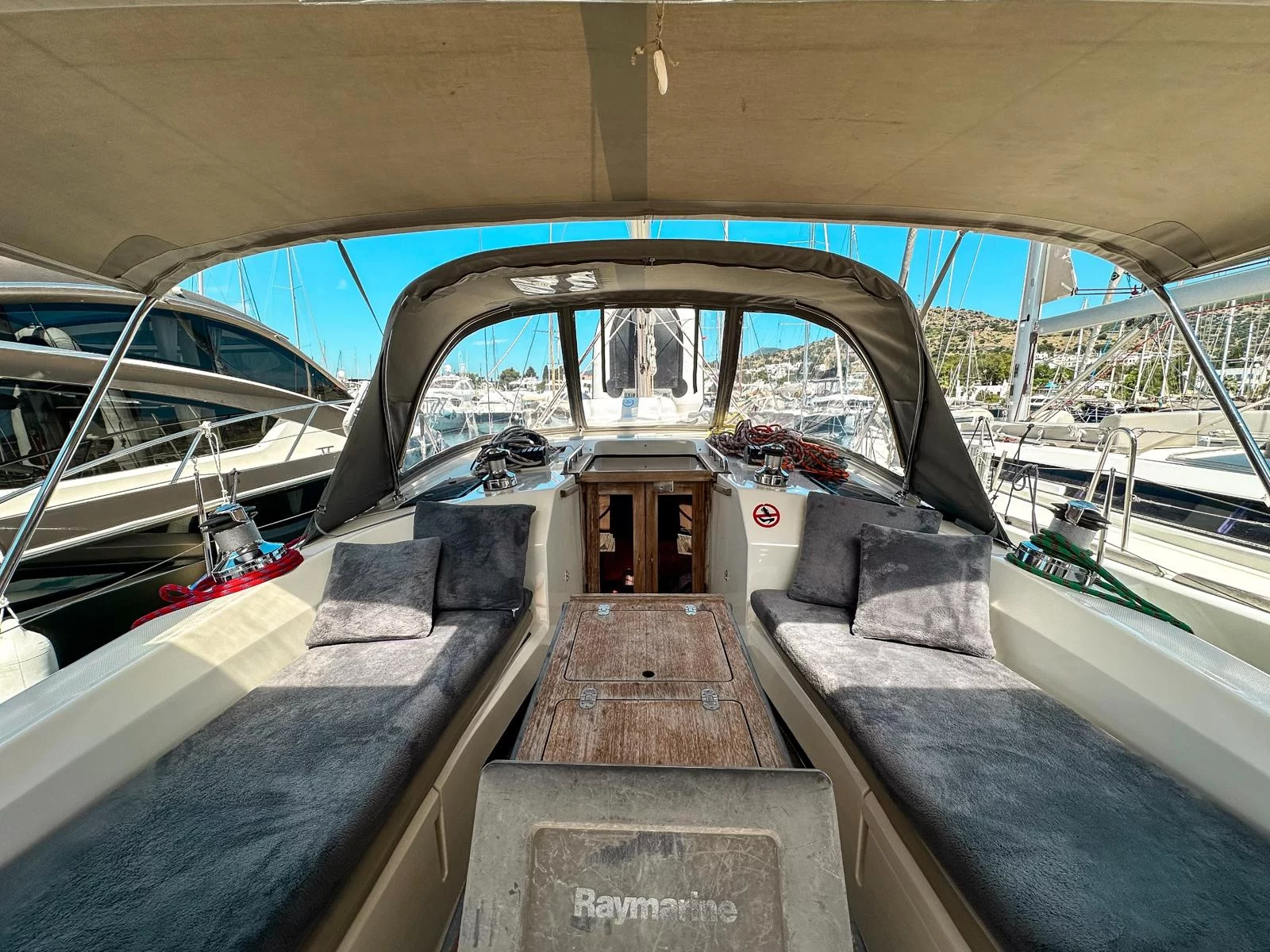 Bavaria Cruiser 40 (Spark 1)  - 11