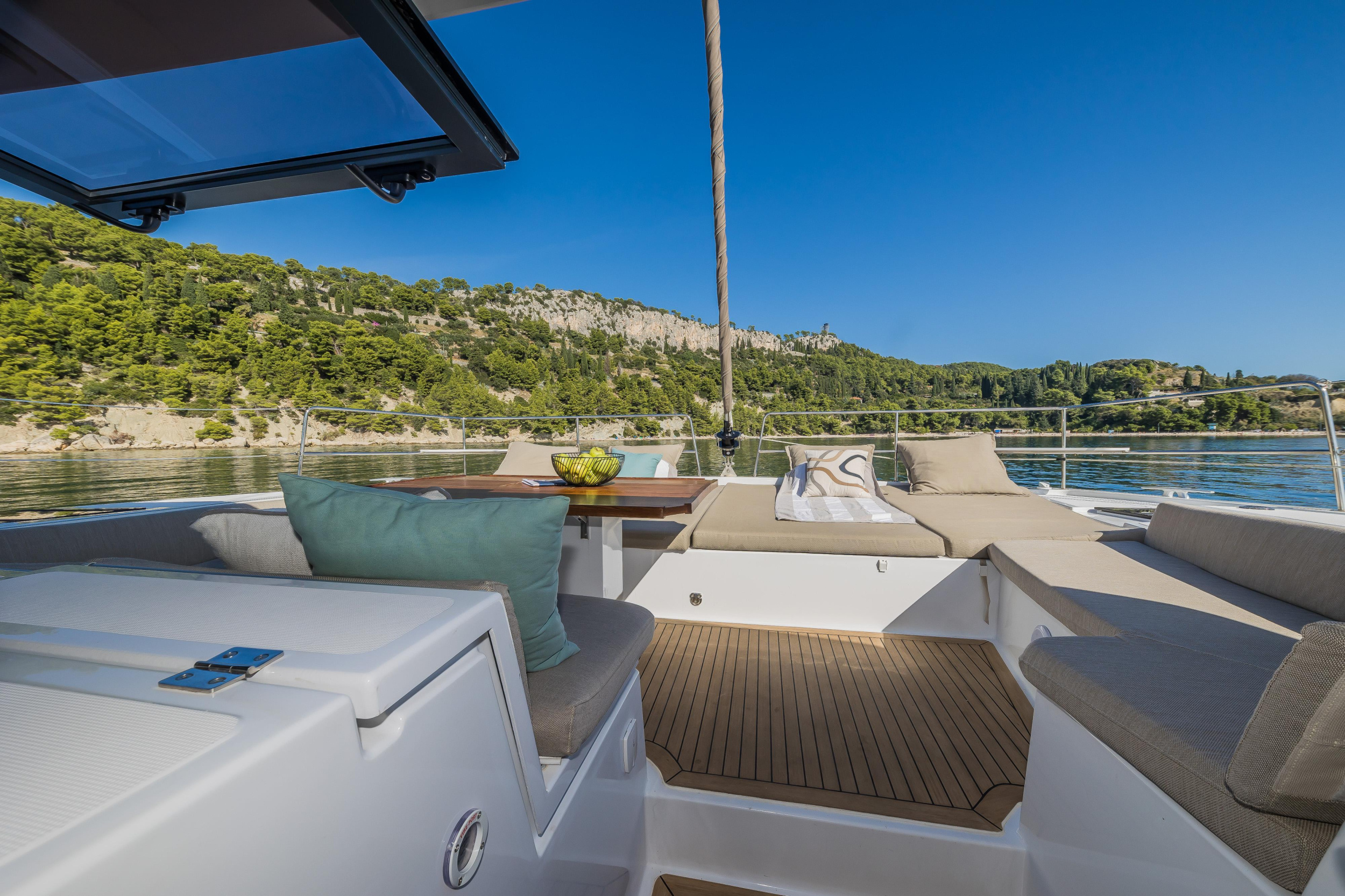 Photo #9 - Bali 4.8 - 5 + 2 cab (Bon Vivant) in Kastela - 36532