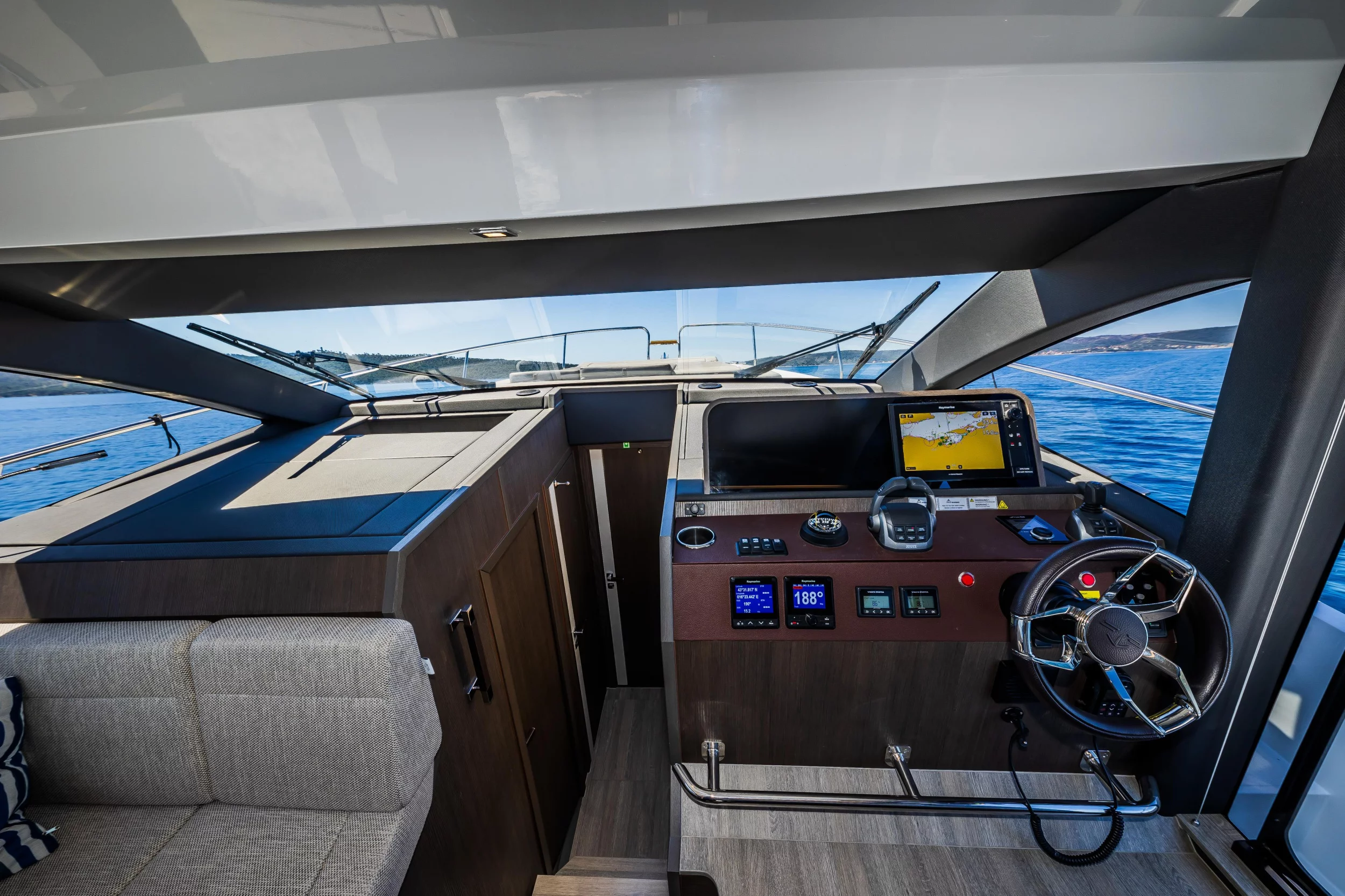 Sealine F430 (Grace II)  - 21