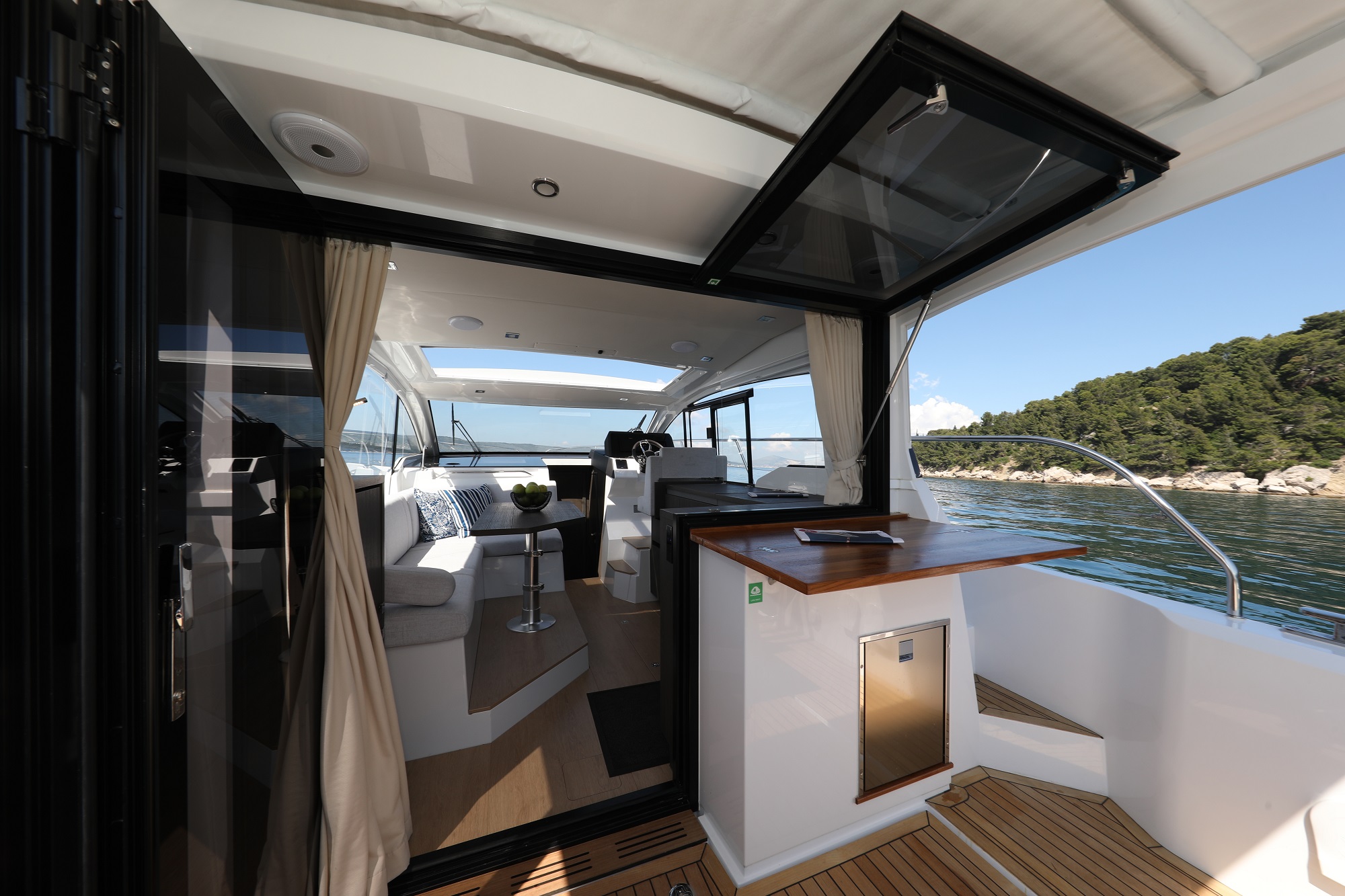 Photo #8 - Sealine C335V (Stormi) in Kastela - 36550