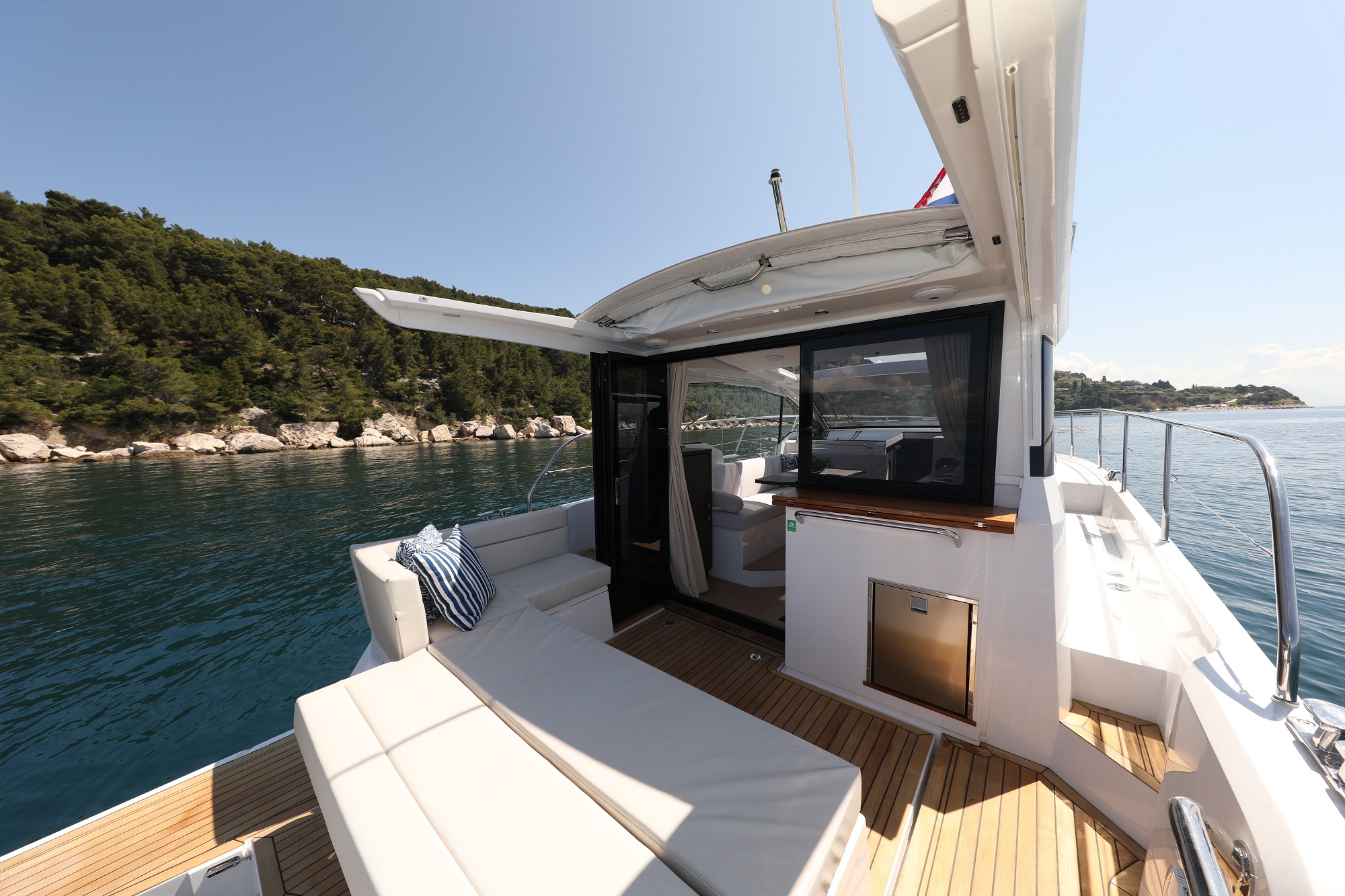 Photo #9 - Sealine C335V (Stormi) in Kastela - 36550