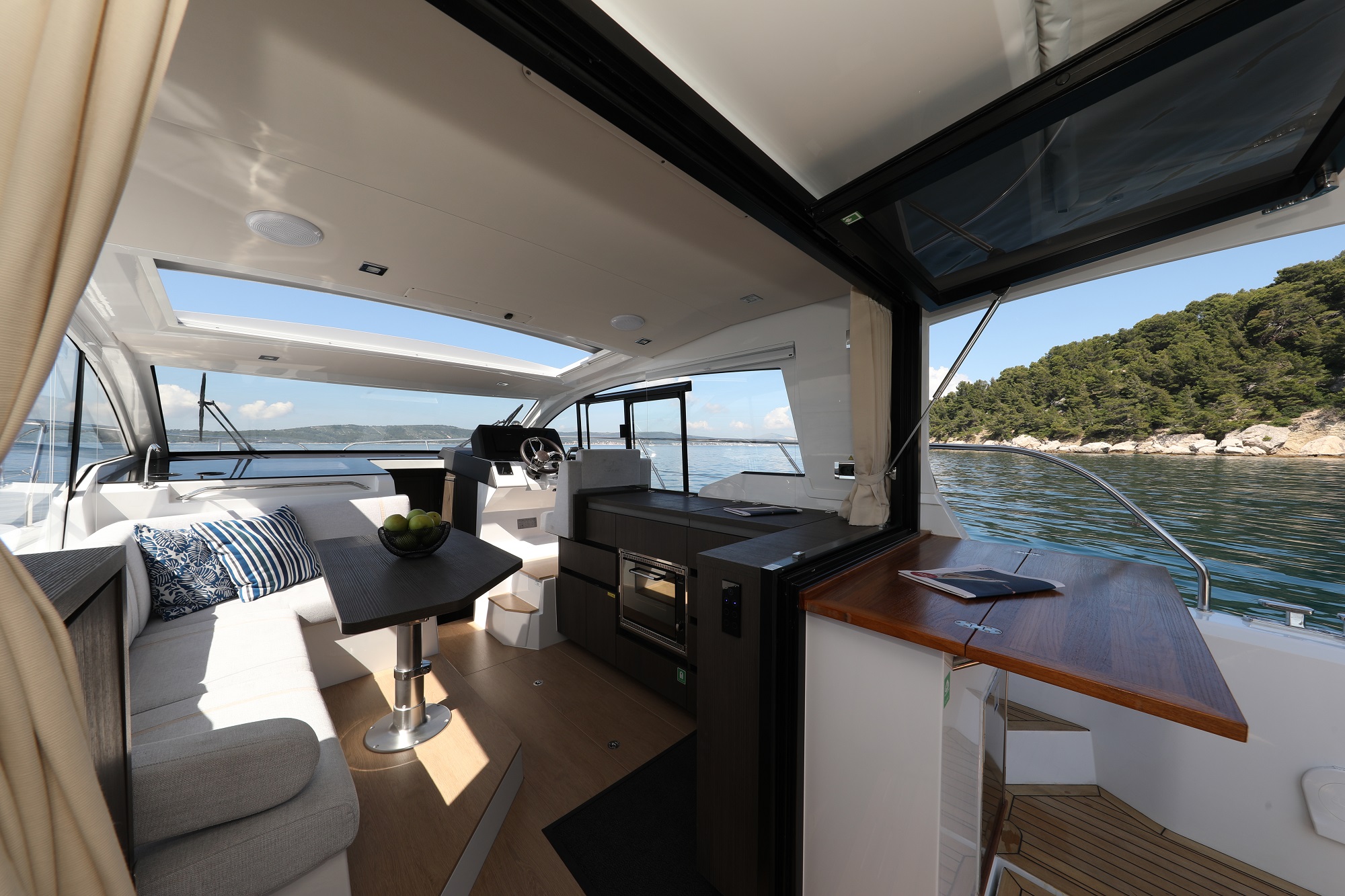 Photo #12 - Sealine C335V (Stormi) in Kastela - 36550