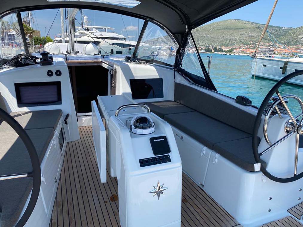 Photo #5 - Sun Odyssey 410 - 3 cab. (Marelli) in Trogir - 36555