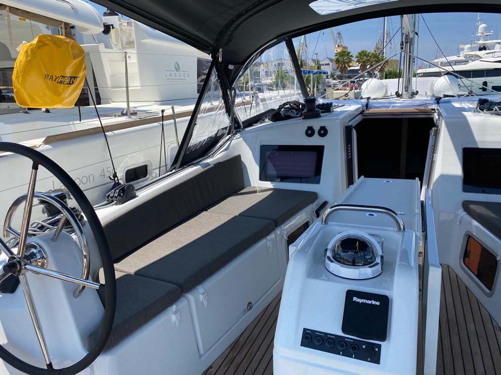 Photo #6 - Sun Odyssey 410 - 3 cab. (Marelli) in Trogir - 36555