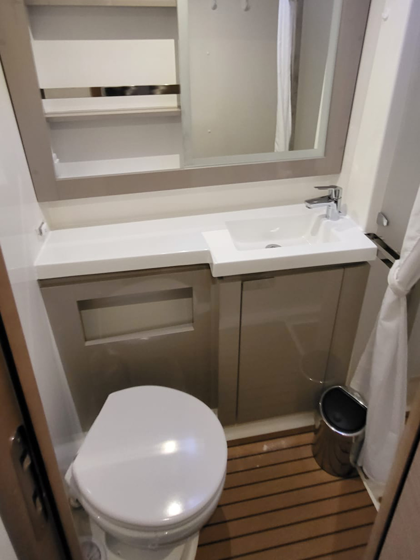 Photo #24 - Fountaine Pajot Elba 45 - 3 cab. (Balu) en Biograd - 36564