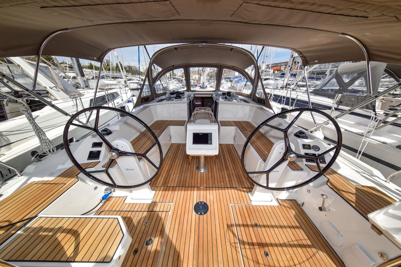 Photo #9 - Bavaria C42 (Mauvic) en Zadar - 36607