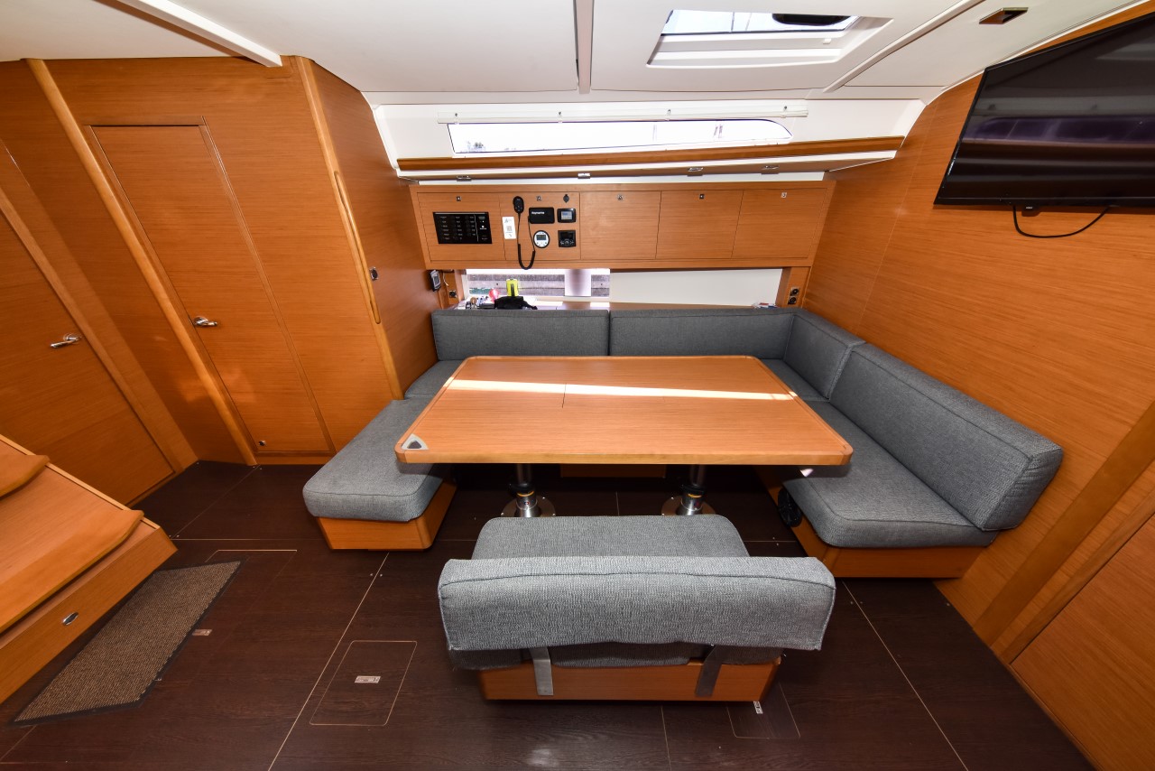 Photo #12 - Dufour 470 - 4 + 1 cab. (La Familia) in Zara - 36609