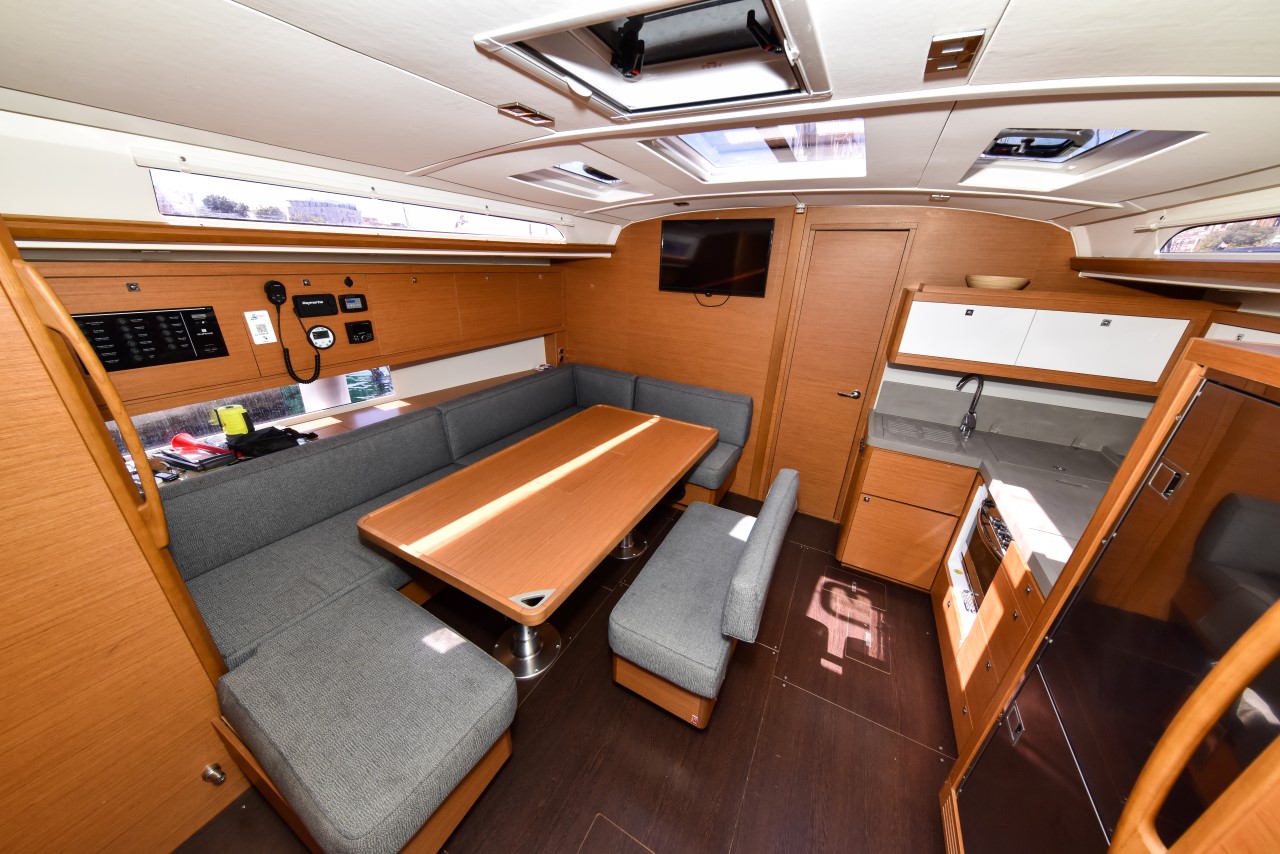 Photo #13 - Dufour 470 - 4 + 1 cab. (La Familia) in Zara - 36609