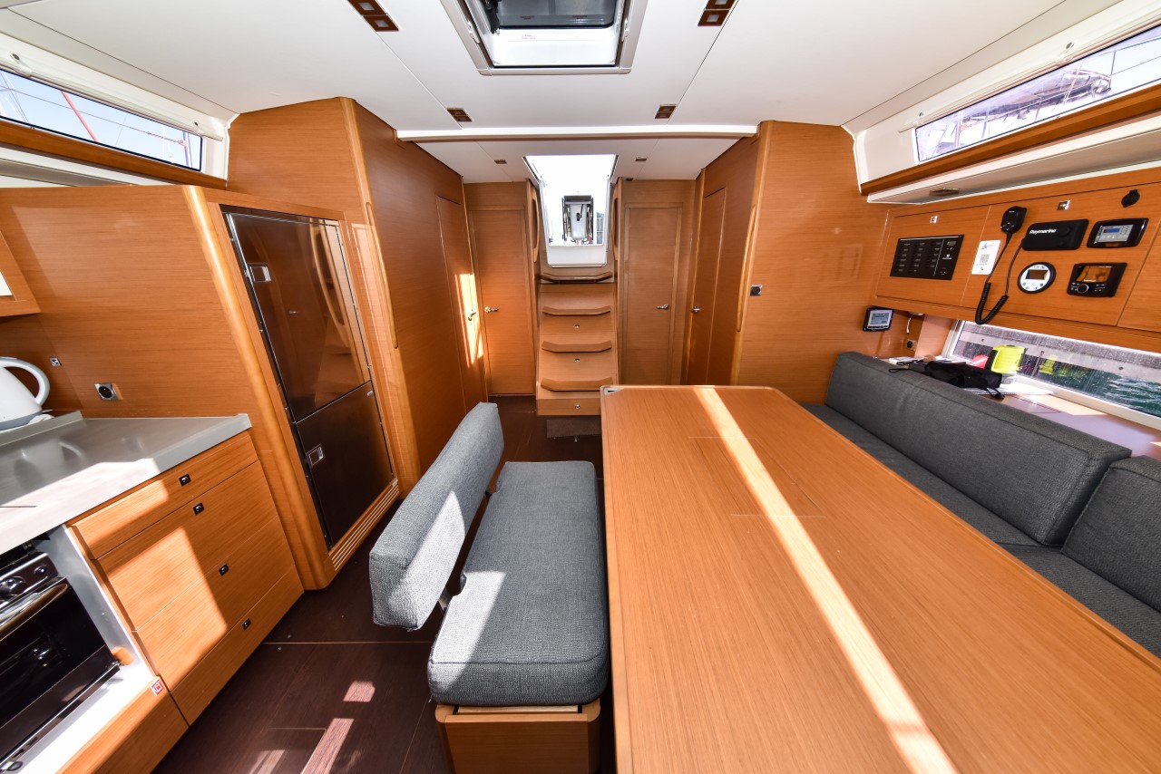Photo #15 - Dufour 470 - 4 + 1 cab. (La Familia) in Zara - 36609