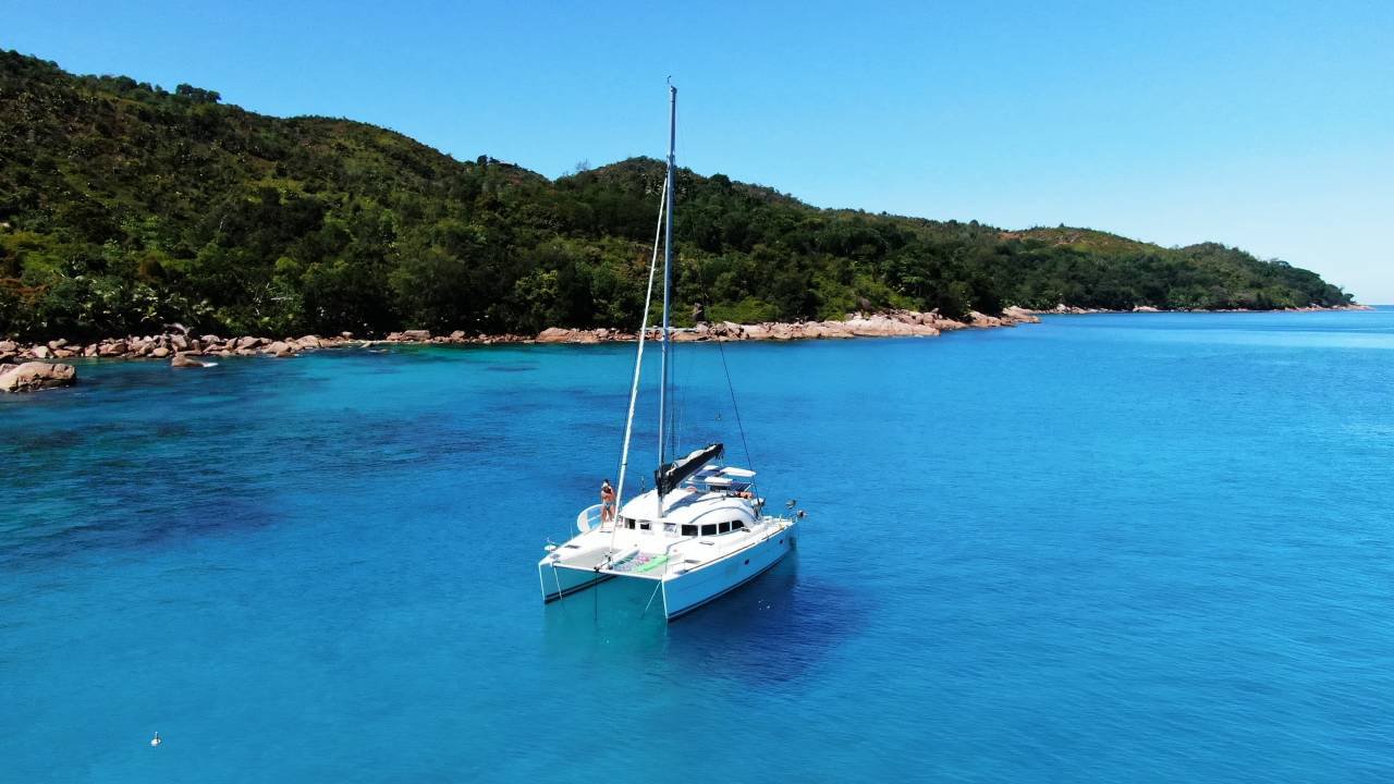 Photo #7 - Lagoon 380 - 4 + 2 cab. (Aride) in Mahe - 36617