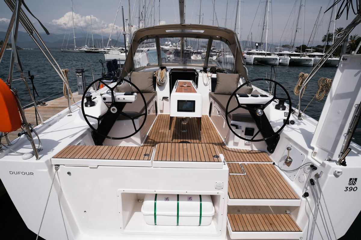 Photo #7 - Dufour 390 (Paris) in Fethiye - 36632