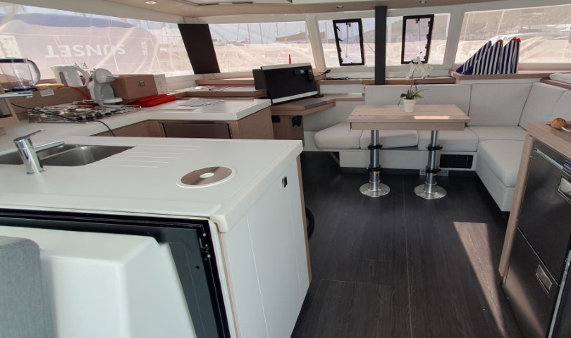 Photo #8 - Fountaine Pajot Astrea 42 - 4 + 1 cab. (Crazy Diamond) in Trogir - 36635