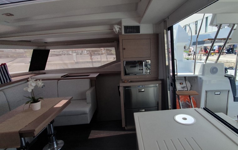 Photo #12 - Fountaine Pajot Astrea 42 - 4 + 1 cab. (Crazy Diamond) in Trogir - 36635