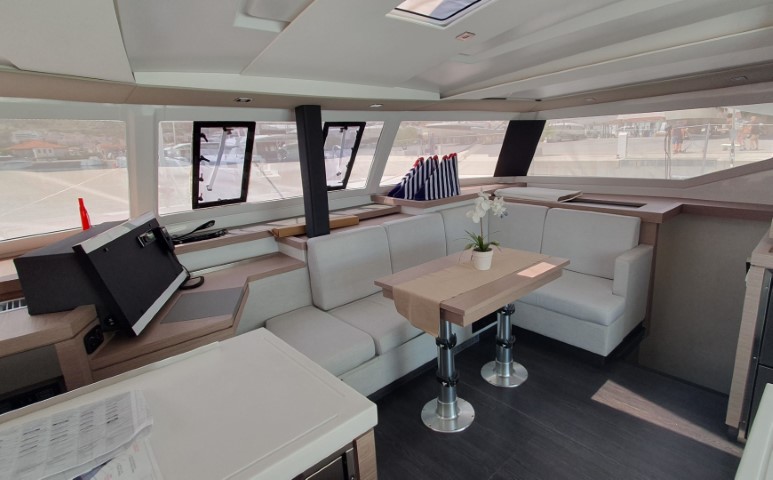 Photo #13 - Fountaine Pajot Astrea 42 - 4 + 1 cab. (Crazy Diamond) in Trogir - 36635