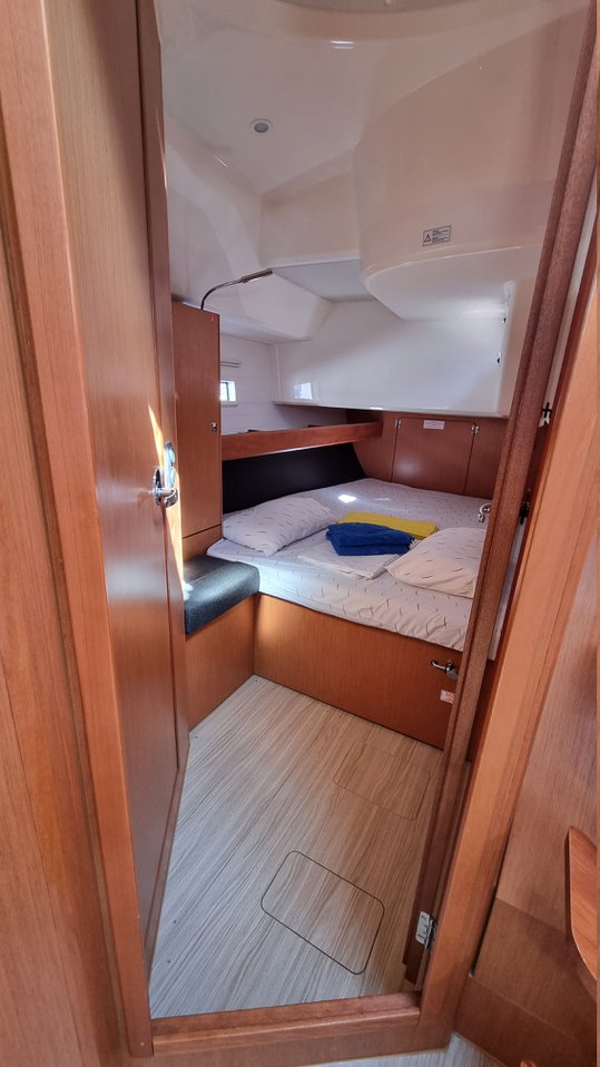 Photo #12 - Bavaria Cruiser 46 - 4 cab. (Spring Dolphin) in Trogir - 36636