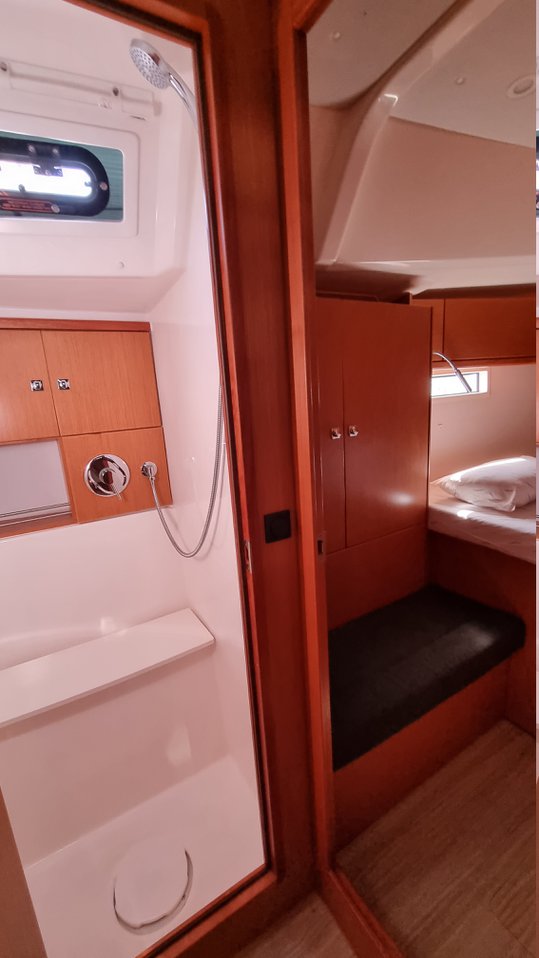 Photo #17 - Bavaria Cruiser 46 - 4 cab. (Spring Dolphin) in Trogir - 36636