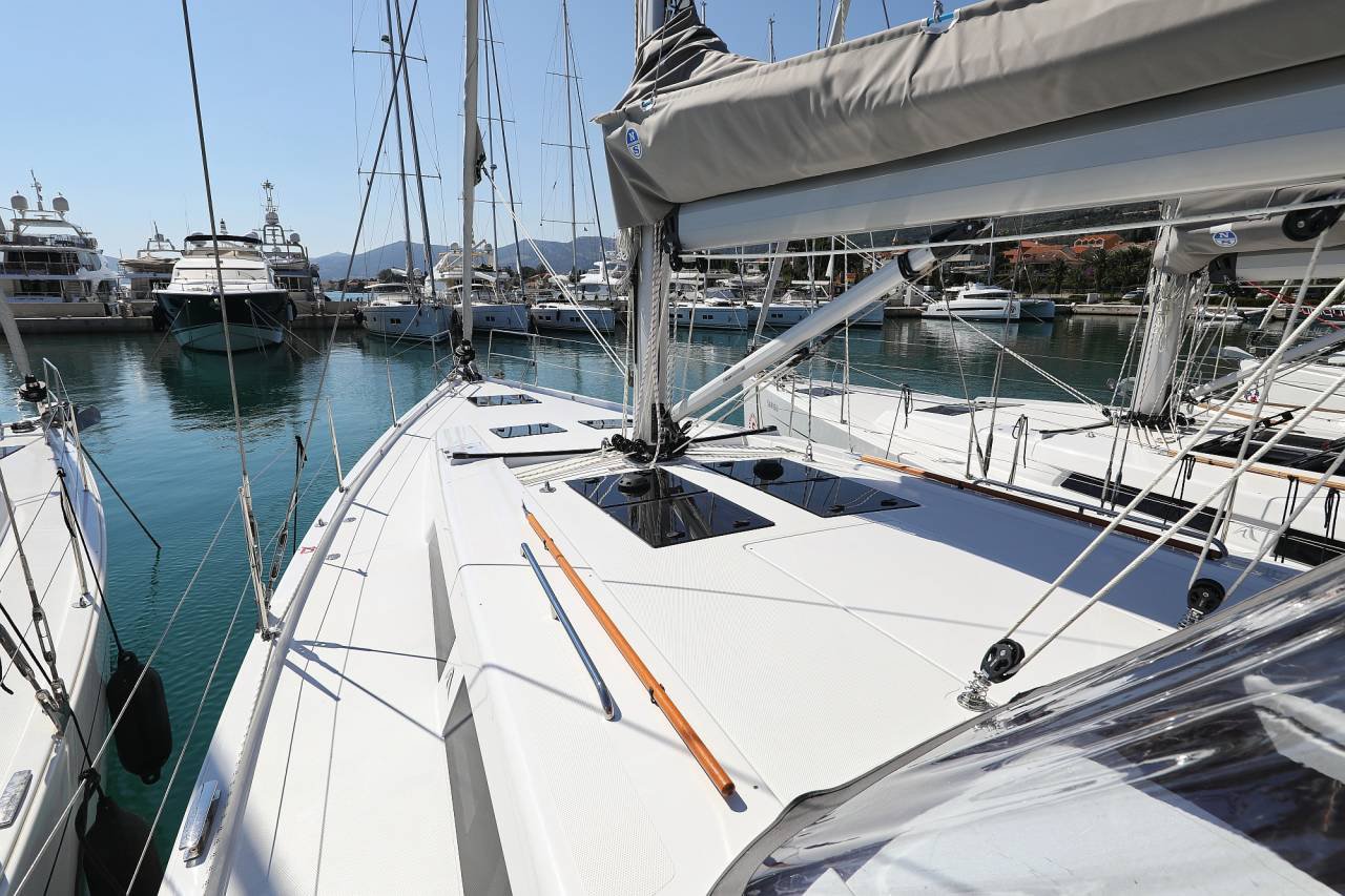 Photo #4 - Hanse 508 - 5 + 1 cab. (Ladies G) en Sibenik - 36647