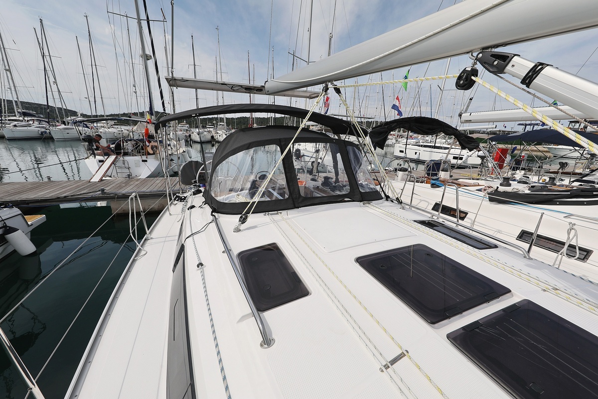 Photo #5 - Bavaria Cruiser 37 - 3 cab. (Spectrum) in Pirovac - 36672