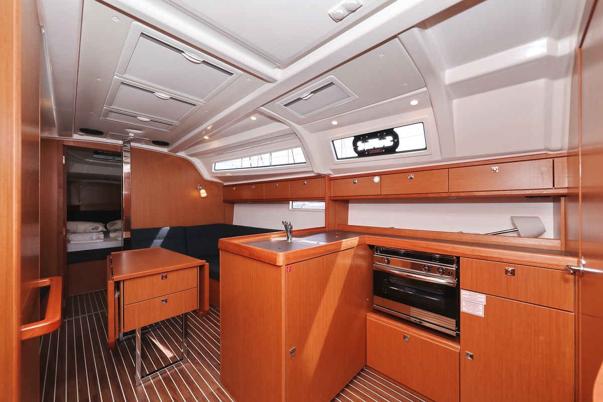 Photo #10 - Bavaria Cruiser 37 - 3 cab. (Spectrum) in Pirovac - 36672
