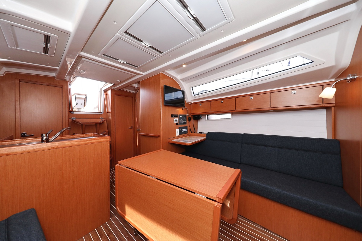 Photo #11 - Bavaria Cruiser 37 - 3 cab. (Spectrum) in Pirovac - 36672